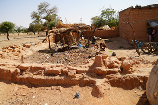 A house destroyed by hail in the village of Guidan Roumdji. © J. Labeur / HI house detroyed