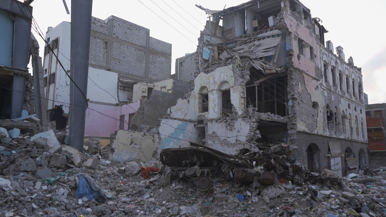 Heavy destruction in Aden, in the South of Yemen. The 7-year long war in Yemen war has caused the largest humanitarian crisis in the world. The level of destruction of infrastructure by massive bombing and shelling in populated areas, as well as the contamination by explosive devices are enormous challenges to overcome. 