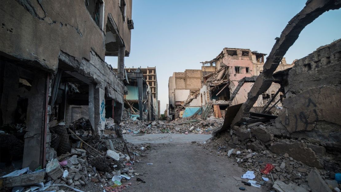 Example of heavy destruction in the streets of Aden, Yemen - October 2017.