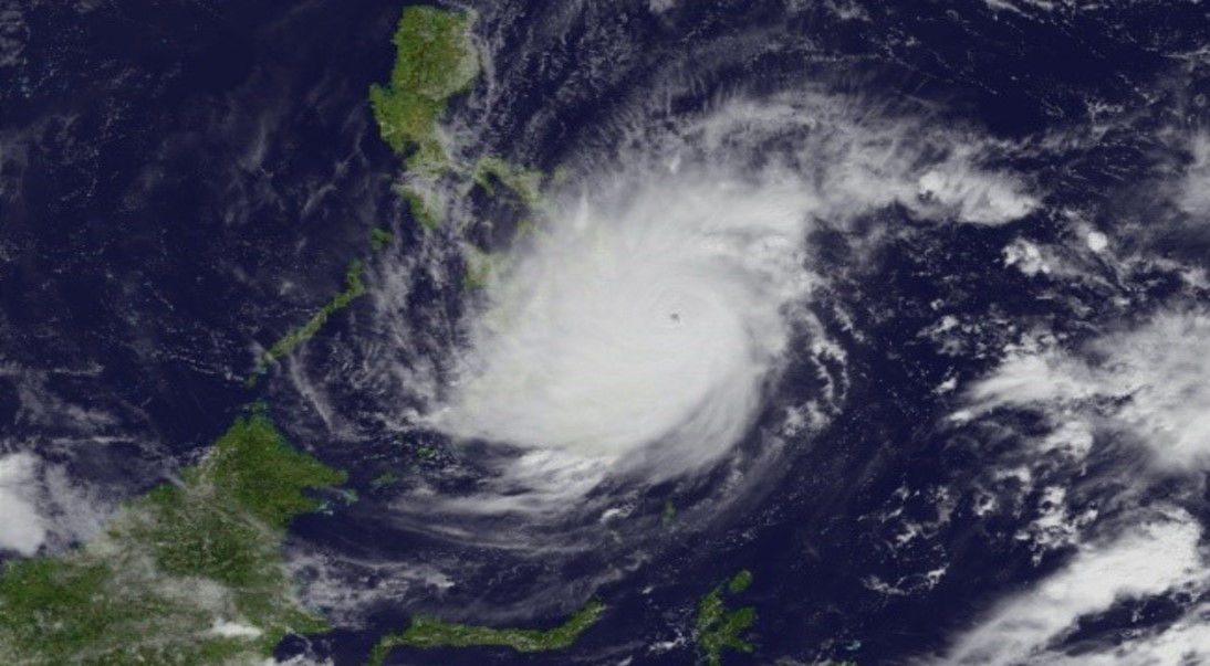 Image satellite du Typhon Rai (Odette) le 16/12/2021. // Satellite image of the Typhoon storm Rai on the 16th of December 2021.