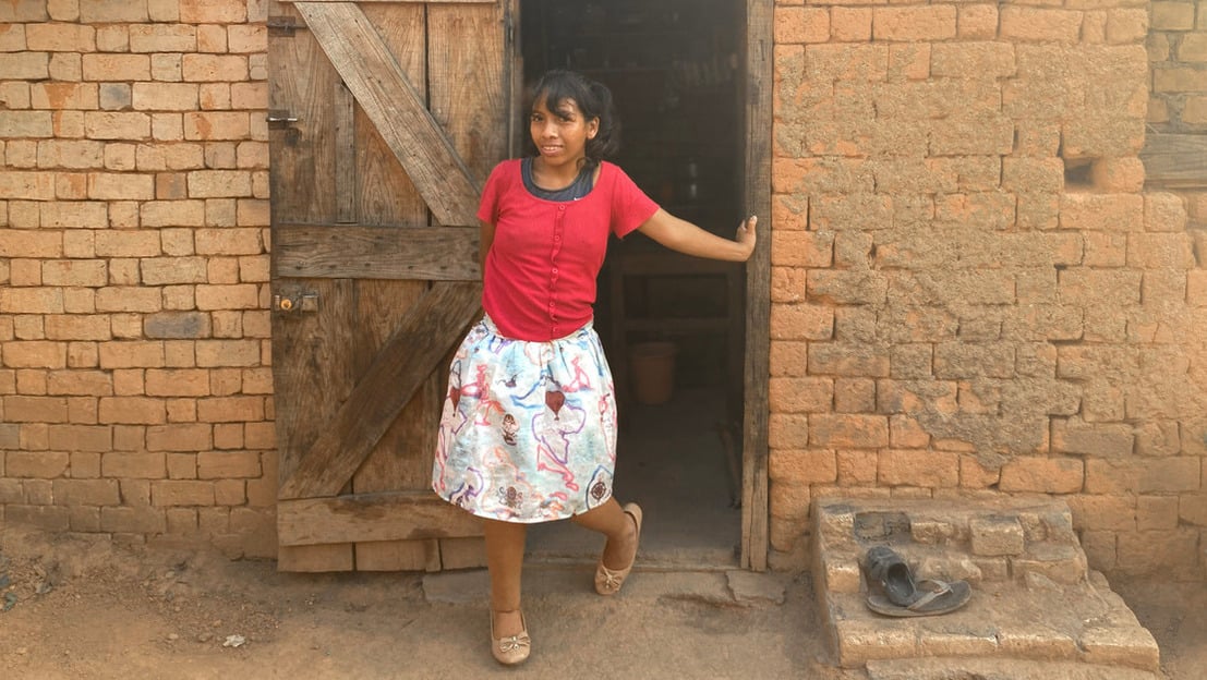 In Madagascar, Fifaliana gains self-confidence thanks to her prosthesis