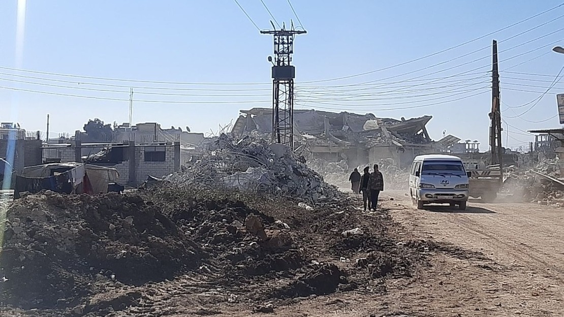 As the official death toll rises by the hour, residents, often with their bare hands, continue to search for survivors in the rubble of thousands building brought down by the powerful earthquake and multiple aftershoks.