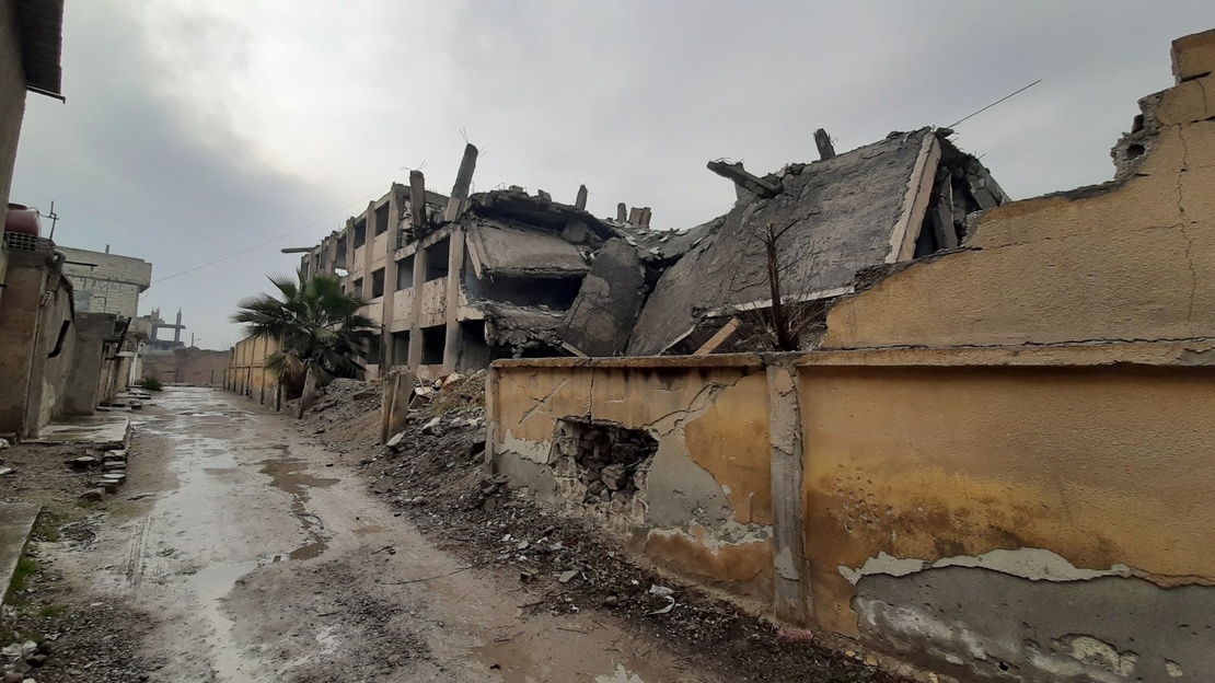 Photos of buildings destroyed by bombs in Raqqa.