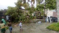 A family in Beira, Mozambique, begins to repair the damage of Cyclone Idai 18/03/2019 
