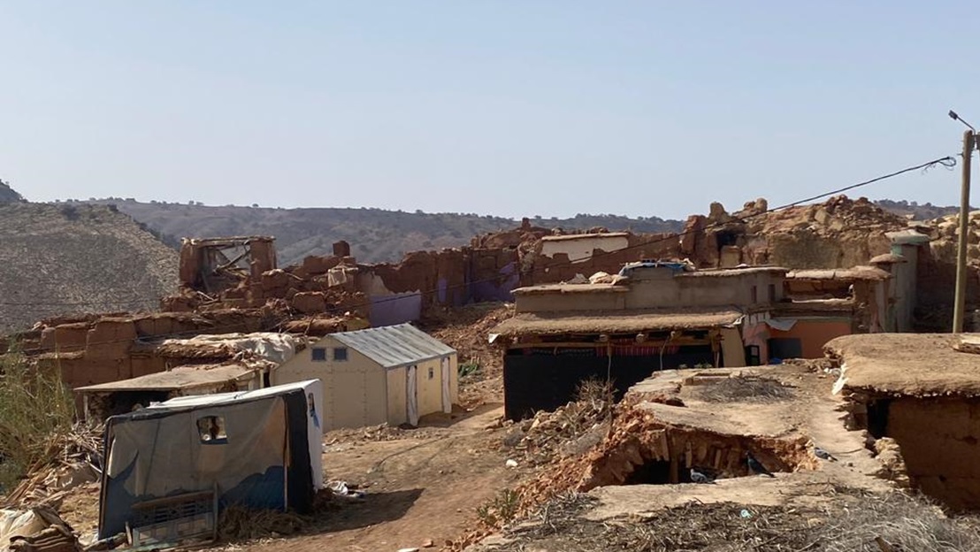 Houses are destroyed, some shelters have been set up for the inhabitants.