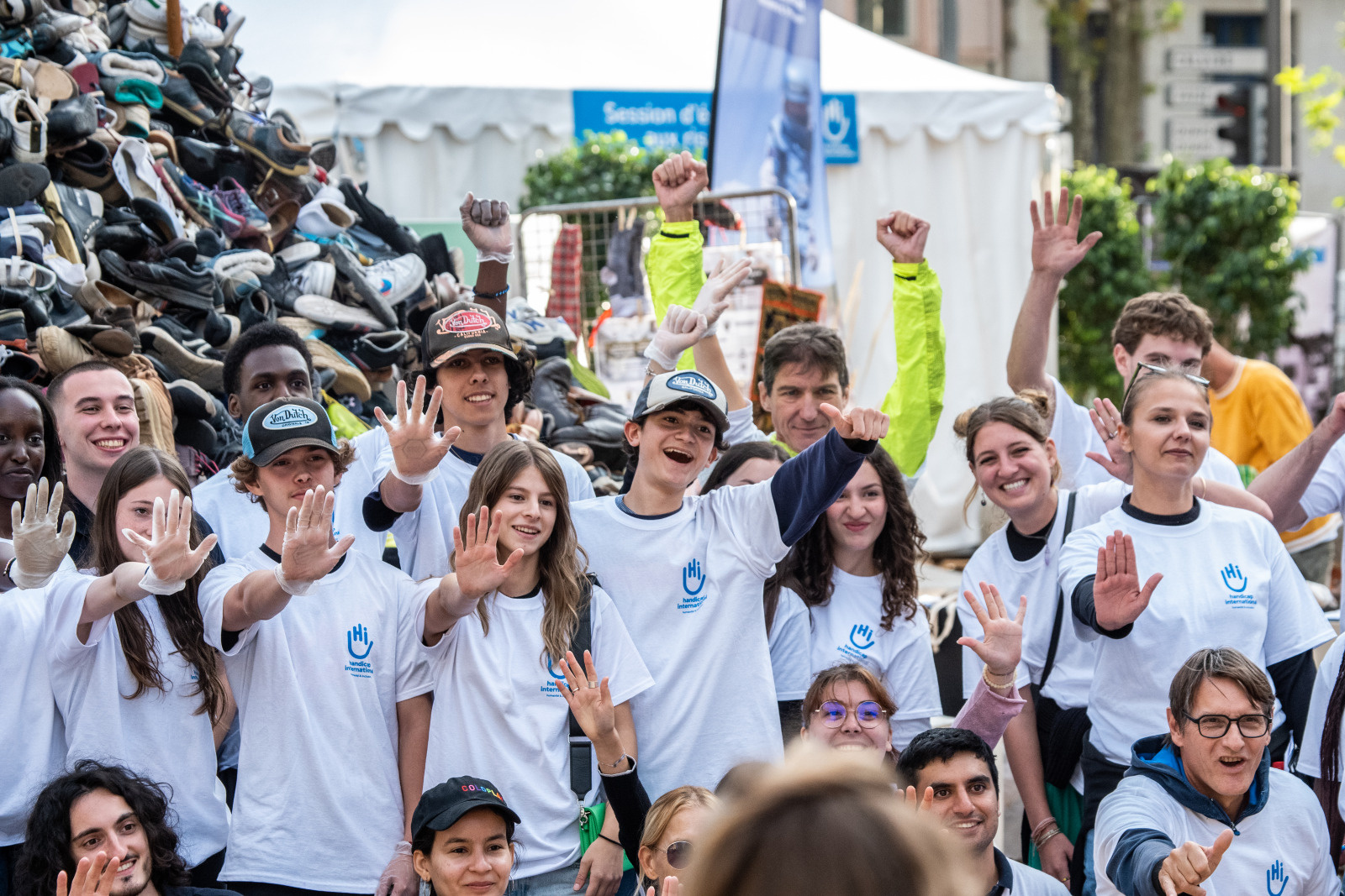 Campaigners collecting signatures for the Stop Bombing Civilians petition.