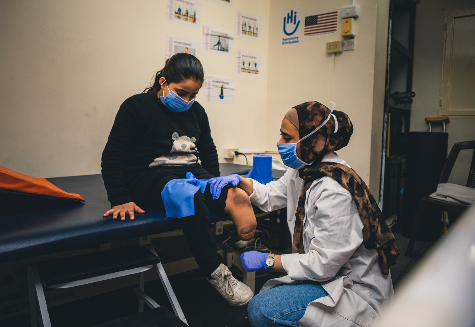  Salam was injured by a cluster munition in Syria in 2015. Our teams provided her with physiotherapy to help her adapt to her new prosthesis, 2021. 