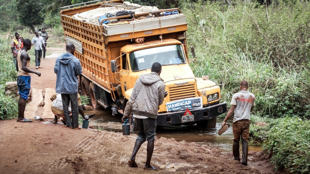 Truck hired by Handicap International to distribute essential goods to their final destination in the Central African Republic; }}