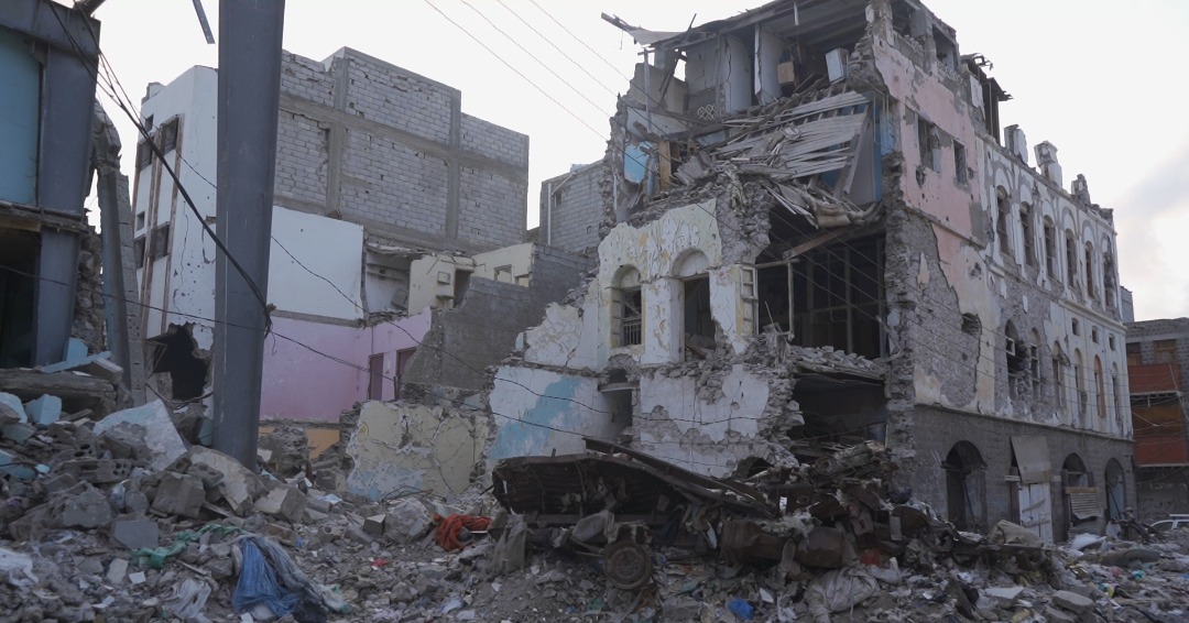 Heavy destruction in Aden, in the South of Yemen. A building destroyed by bombing in Aden.