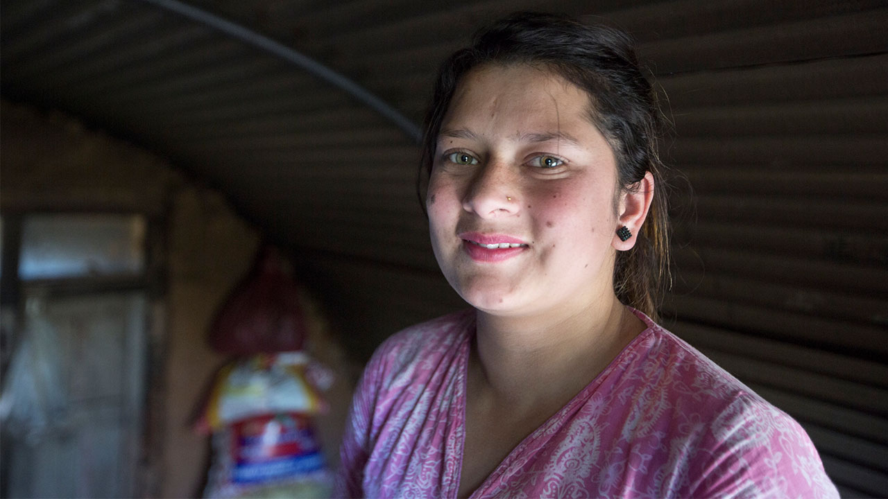 Uma, 18, lost her leg in the 2015 Nepal earthquake; }}