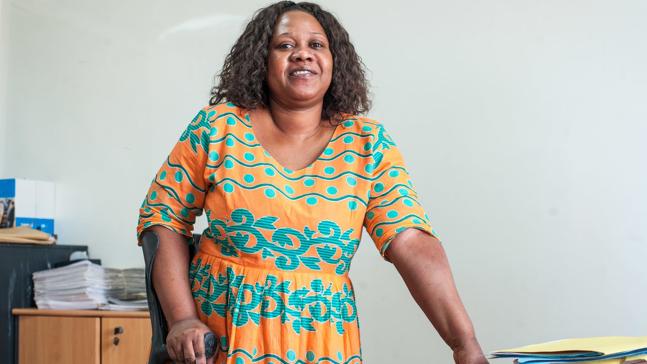 Thanks to Handicap International’s inclusive employment project, Ramatoulaye has worked as a cashier at Banque Atlantique since 2015.; }}